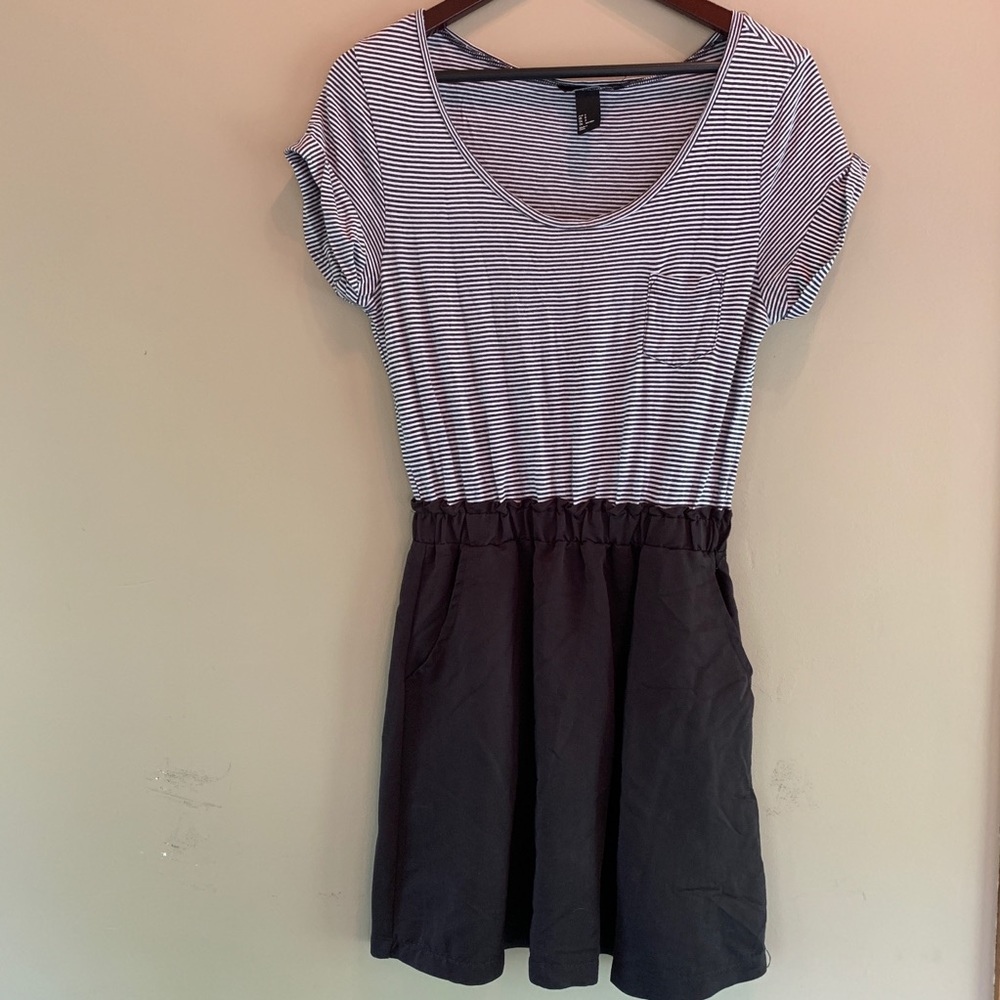 H&M dress WITH POCKETS